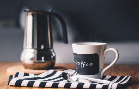מטחנת קפה – מדוע דווקא אביזר זה יאפשר לנו לשתות בבית את הקפה הטוב ביותר שיש ?