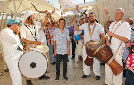 מומלץ לדעת איך לחגוג בר מצווה בכותל במחירים זולים