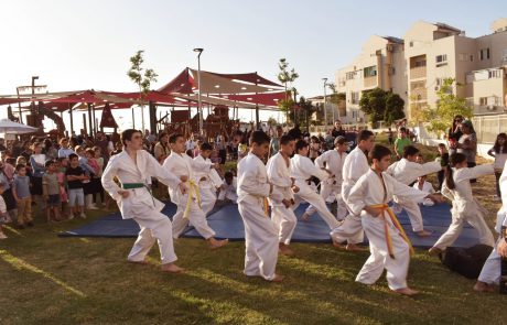 קריית מלאכי מקבלת בחום את התושבים החדשים בהפנינג קהילתי בשכונת כרמי הנדיב