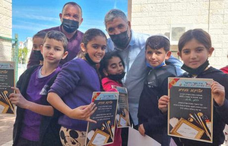 ורד בהט המורה לחינוך גופני מבית ספר הראל זכתה בפרס החינוך המחוזי של משרד החינוך
